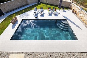 Villa Renata with Pool and Sauna