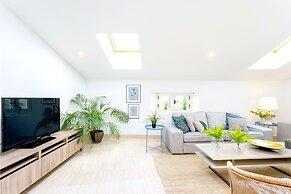 Genteel Home Marin Garcia IV