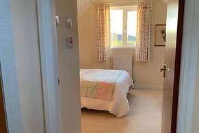 1 Bed House - Central, Free Parking, Wifi