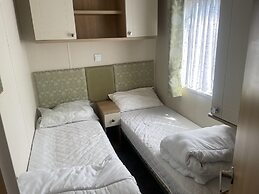 Stunning 3-bed Caravan in Clacton-on-sea