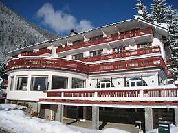 Chalet Hôtel La Sapinière