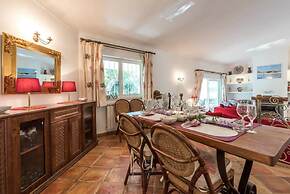 Immaculate 3-bed Villa in Guia Private Pool
