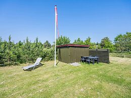 Secluded Pine Tree Cottage-by Traum
