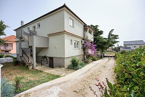 Pool Apartment Bakija