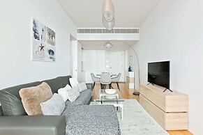 Spacious 1 Bedroom Apartment Near Baixa