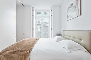Spacious 1 Bedroom Apartment Near Baixa