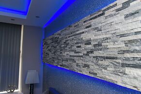 Aphrodite Suites Huddersfield