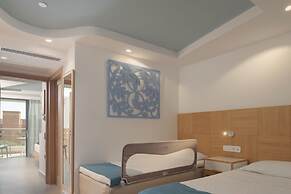 Lyttos Mare Adults Friendly 12+