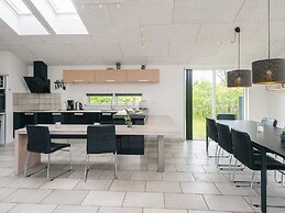 5 Star Holiday Home in Henne