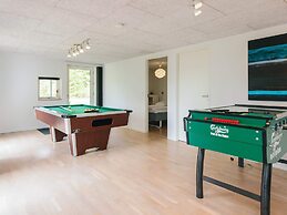 5 Star Holiday Home in Henne