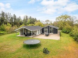 5 Star Holiday Home in Henne