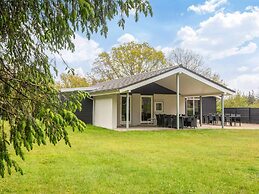 5 Star Holiday Home in Henne
