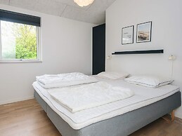 5 Star Holiday Home in Henne