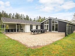 5 Star Holiday Home in Henne