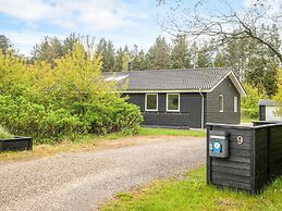 5 Star Holiday Home in Henne