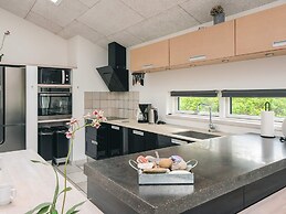 5 Star Holiday Home in Henne