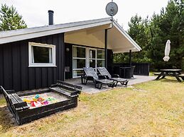 4 Star Holiday Home in Henne