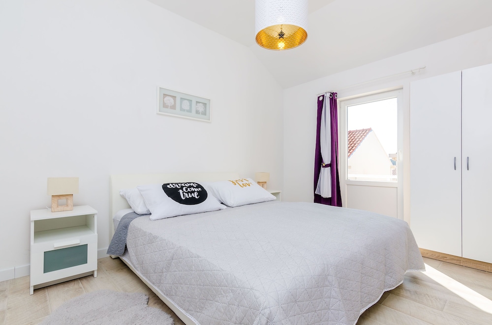 Apartment Sea Shell