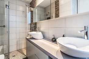 Luxury 3 BR Near the Beach
