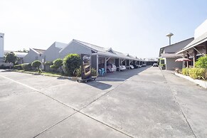 OYO 75382 Chonburi Hotel