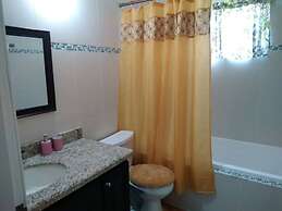 Remarkable 2-bed Apartment in Kingston