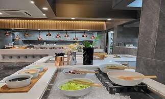 Layers Hotel Busan Hadan
