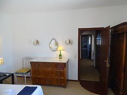 Monolithos Villa