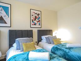 Park Central Two Bedroom & Parking