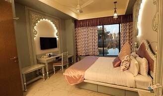 Neonz Resort & Club