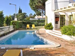 Tranquil Villa in Vilamoura With Private Swimming Pool