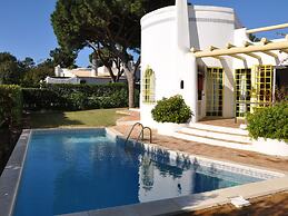 Tranquil Villa in Vilamoura With Private Swimming Pool