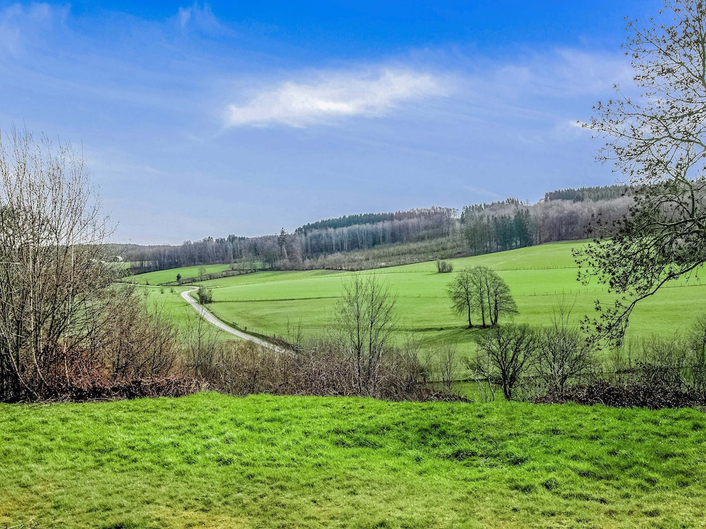 Quiet Valley View Retreat