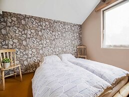Quiet Valley View Retreat