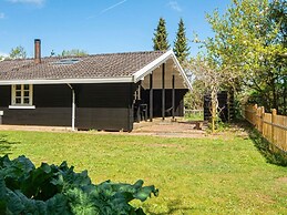 6 Person Holiday Home in Farvang