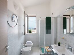 Spacious Villa With Pool