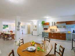 Spacious Villa With Pool