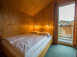Chalet in Dachstein West With Shared Pool
