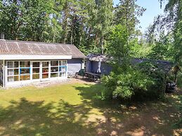 6 Person Holiday Home in Vaeggerlose