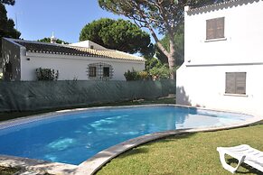 Lovely Villa in Vilamoura With Private Pool