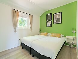 Modern Chalet With Dishwasher, Near Utrecht