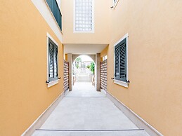 Simplistic Apartment in Reitani near Lido Beach