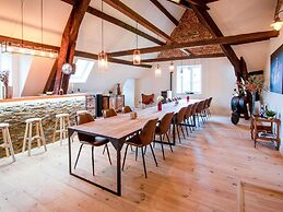 Wellness Castle With Cinema Bliss