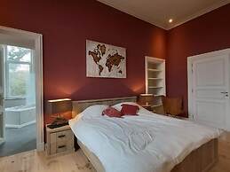 Wellness Castle With Cinema Bliss