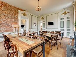 Wellness Castle With Cinema Bliss