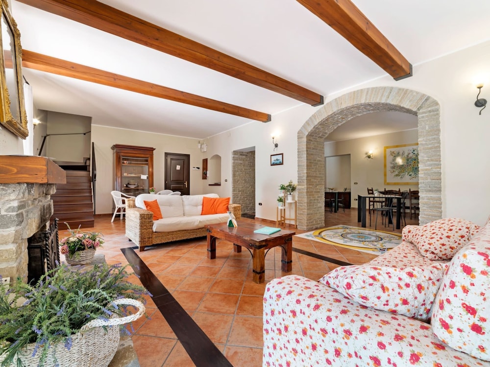 Villa With Pool Near Paestum