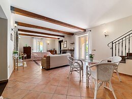 Villa With Pool Near Paestum