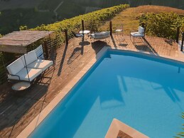 Apartment in Ascoli Piceno With Pool & Beaches