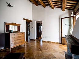 Apartment in Ascoli Piceno With Pool & Beaches