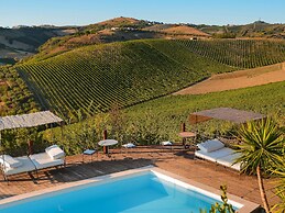 Apartment in Ascoli Piceno With Pool & Beaches