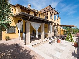 Apartment in Ascoli Near Mountains